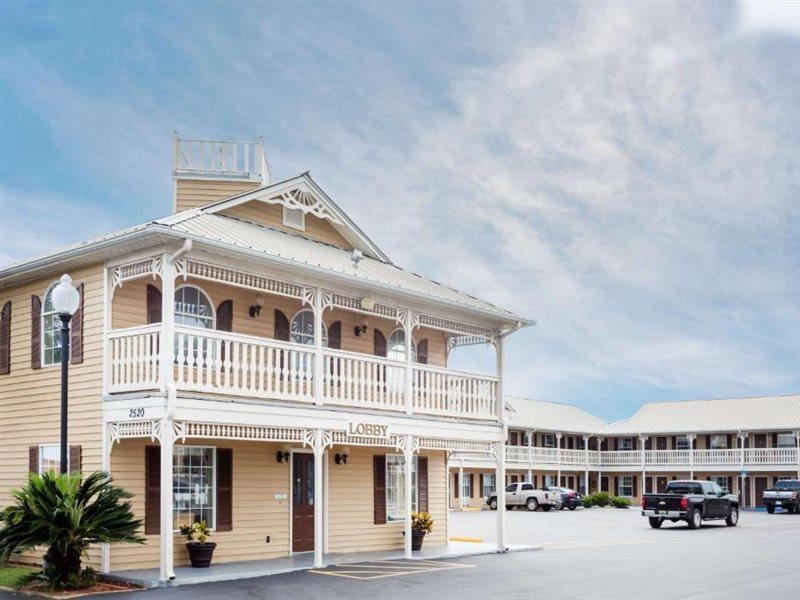 Super 8 By Wyndham Foley Motel Bagian luar foto