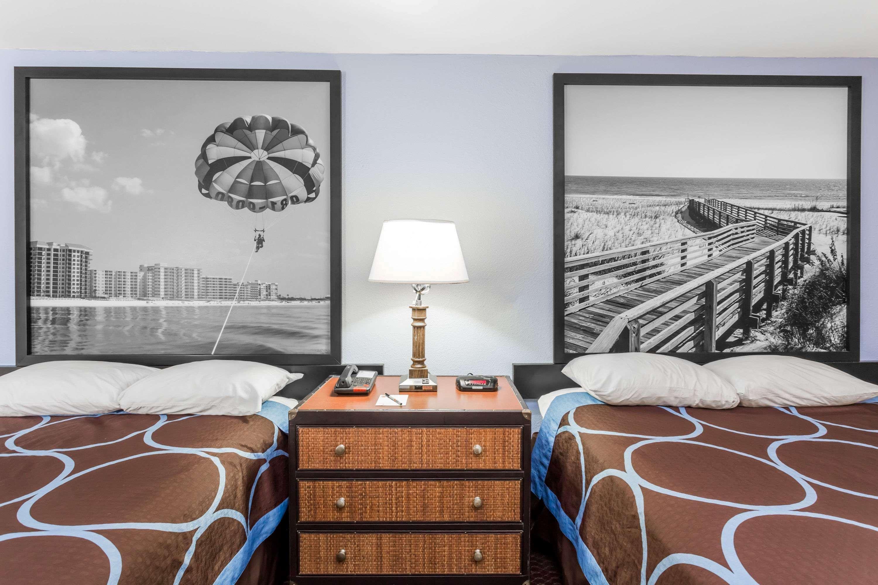 Super 8 By Wyndham Foley Motel Bagian luar foto