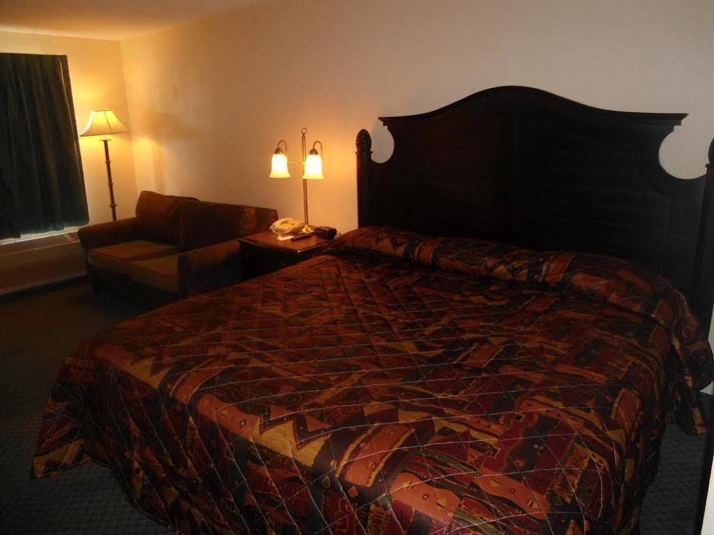 Super 8 By Wyndham Foley Motel Bagian luar foto