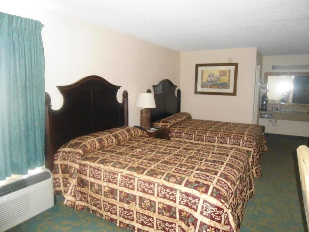 Super 8 By Wyndham Foley Motel Bagian luar foto